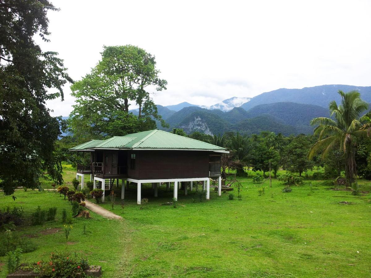 Benarat Lodge Mulu Exterior foto